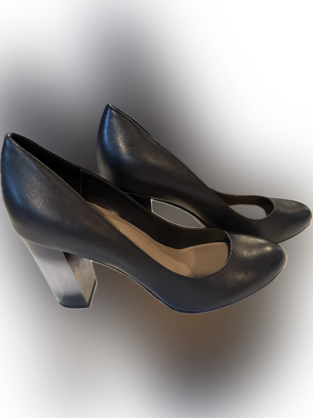 Donald J Pliner Bonita Pumps in Black Leather w/ Faux Horn Block Heel Size 9
